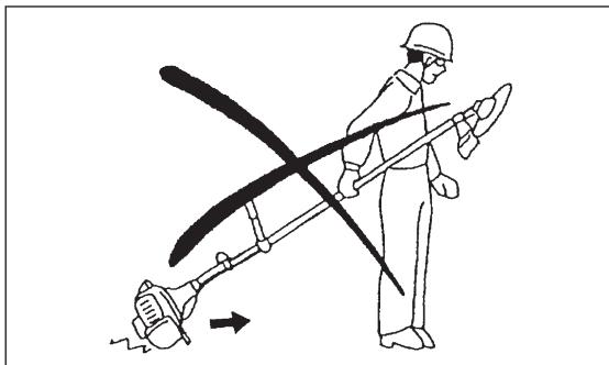 MAKITA EBH252L - Refuelling - 4
