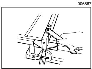 MAKITA 2703X1 - Installation et réglage du garde parallele - 4