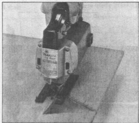 MAKITA 4300BA - Finition des bords de coupe - 2