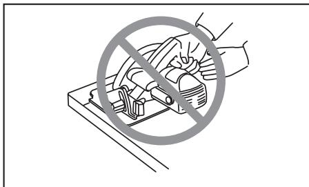 MAKITA 5201NA - Causas y prevencion de retroceos bruscos - 3