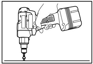 MAKITA BFH090 - Operación de atornillado - 1