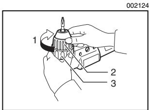 MAKITA DA312D - Instalación o desmontaje de la punta de atornillar o la broca - 1