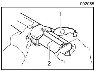 MAKITA DA312D - Installing or removing battery cartridge For DA302D - 1