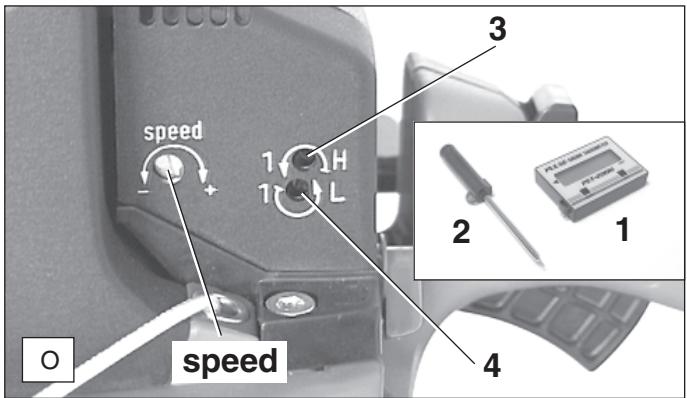 MAKITA DCS401 - Checking the chain lubrication - 2