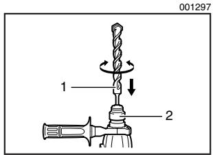 MAKITA HR2451 - Instalación o extracción de la BROCA - 2
