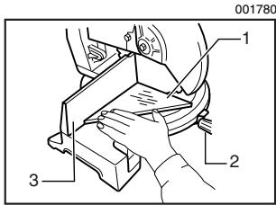 MAKITA LS1030N - Ajuste del angulo de corte - 2