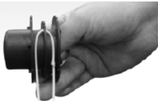 MCCULLOCH MCT2024 - 5-1. REPLACE THE SPOOL OF NYLON LINE - 3