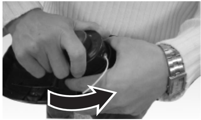 MCCULLOCH MCT2024 - 5-1. REPLACE THE SPOOL OF NYLON LINE - 1