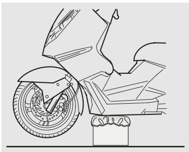 APRILIA ATLANTIC 500 - LABELLE - EINSTELLUNG DER FEDERVORSPANNUG DER HINTERRAD-AUFHANGUNG - 1