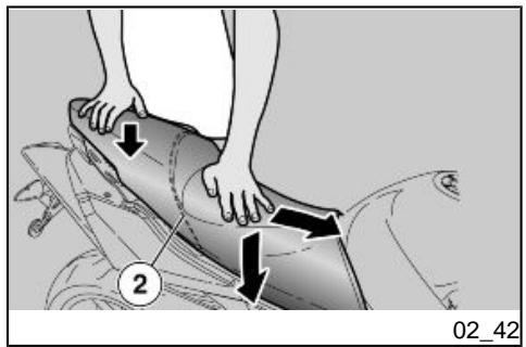 APRILIA SHIVER 750 ABS - Para bloquear el asiento (2): - 2