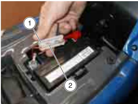APRILIA QUASAR 180 - Reemplacement de l'ampoule éclairage de PLAQUE - 1