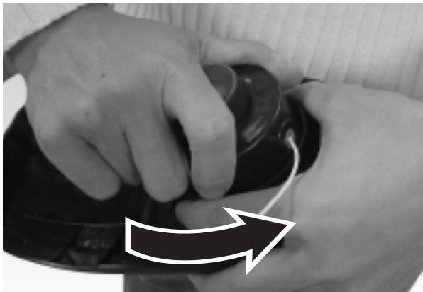 MTD 25P - REPLACE THE SPOOL OF NYLON LINE - 1