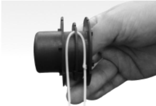 MTD 25P - REPLACE THE SPOOL OF NYLON LINE - 3