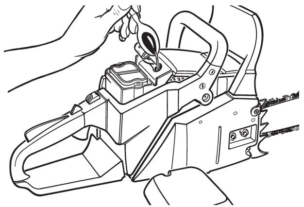 MTD TB4920CC - ALMACENANDO UNA SIERRA-DE-CADENA - 1