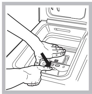 HOTPOINT-ARISTON AVTL 83 - Comment ouvrir et fermer le tambour - 2