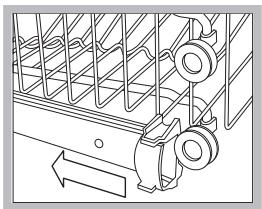 HOTPOINT-ARISTON LKF 7146 - A Ne jamais soulever ou abaiser le panier d'un seul cotoé. - 1