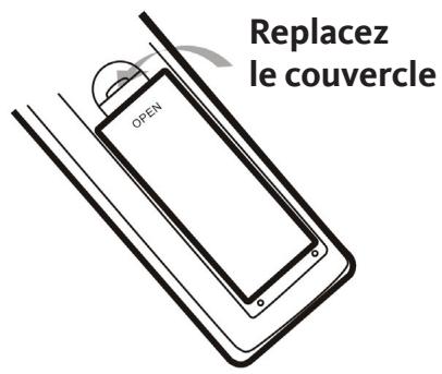 LISTO DV1010 - INSERTION DES PILES DANS LA TELÉCOMMANDE - 3