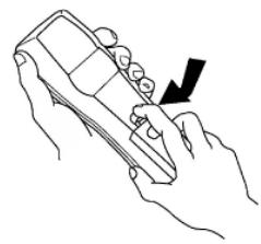 HITACHI 42PMA500 - Mise en Place des Piles - 3