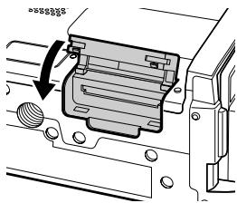 HITACHI DZ-BX31E - Insertion et retrait de la carte - 6