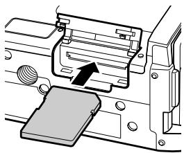HITACHI DZ-BX31E(UK) - Insertion et retrait de la carte - 2