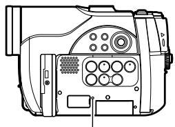 HITACHI DZ-BX31E(UK) - Ne pas couper l'alimentation du caméscope DVD lorsque l'indicateur ACCESS ou l'indicateur CARD ACCESS est allumé ou clignote: - 2