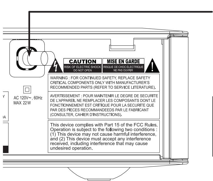 HITACHI AVC08U - Branchez la fiche d'alimentation dans la prise murale - 1