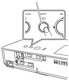 HITACHI CP-X3020 - Sélectionner un signal d'entrée - 2