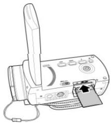 HITACHI DZ-HV1074 - Insérer une carte SD - 2