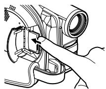 HITACHI DZ-MV380A - Introduction et extraction de la carte - 2