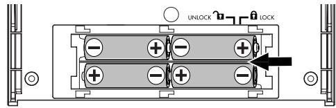 KORG AX3B - Installing batteries - 1