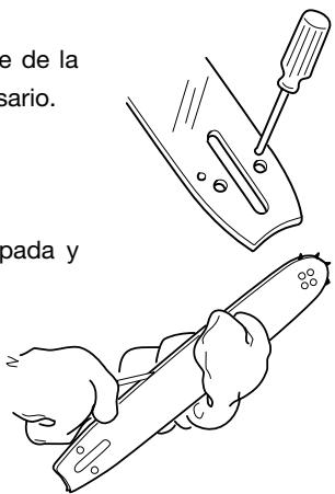 JONSERED CS 2121 EL - Control del sistema automatico de lubricacion de la capena - 2