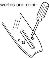 JONSERED CS 2121 EL - Überprüfung des automatischen Kettenchmier-systems - 2