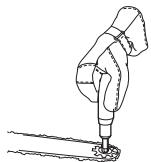 JONSERED CS 2152 C - Schmierung des Umlenksterns der Führungsschiene - 4