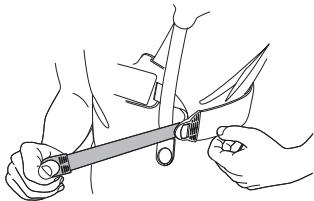 JONSERED FC 2145 S - Réglage du harnais - 2