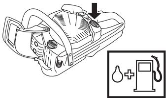JONSERED CS 2240 S - Remplissage de carburant - 2