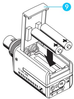 SENNHEISER EK 1038 - Mettre en place et changer les piles - 2