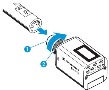 SENNHEISER SET 100 P - Fixer l'émetteur « plug-on » sur le microphone - 1