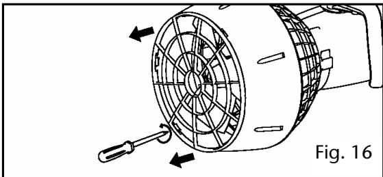 MEDION SEA SCOOTER MD 2616 - Enlever la grille de protection arrêté et l'hélice pour éliminer un obstacle - 1
