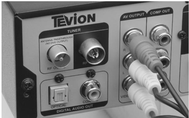 MEDION DVD RECORDER MD 82000 - Connector un amplificateur - 1