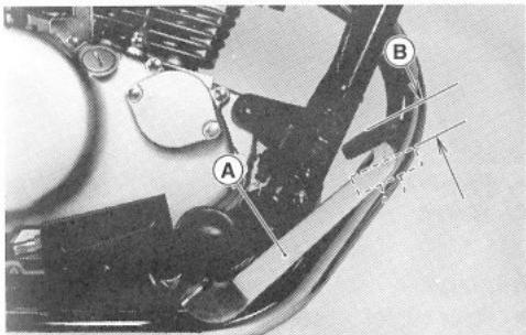 KAWASAKI ELIMINATOR 125 - Contrôle du jeu à la pédale - 1