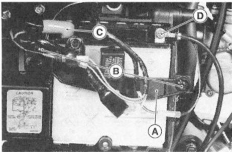 KAWASAKI ELIMINATOR 125 - Dépose de la batterie - 1