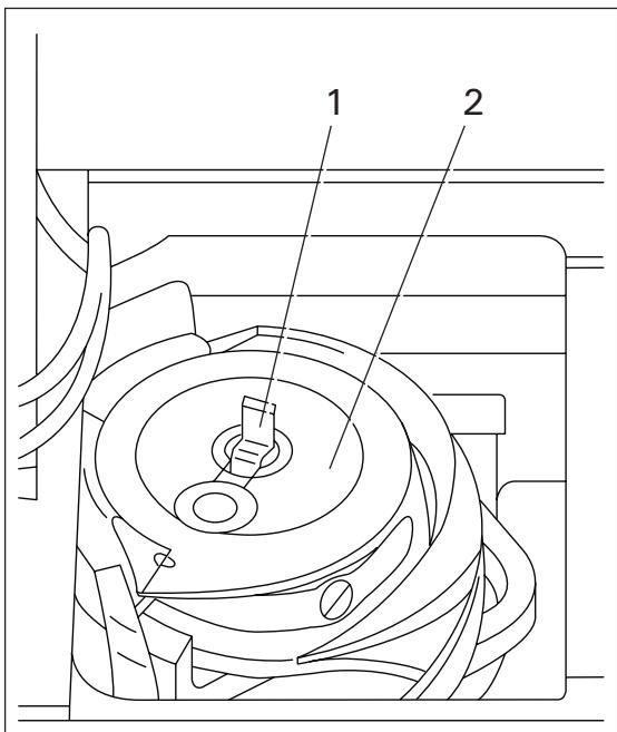 PFAFF 1245 - Mise en place de l'aiguille sur la PFAFF 1246 - 6