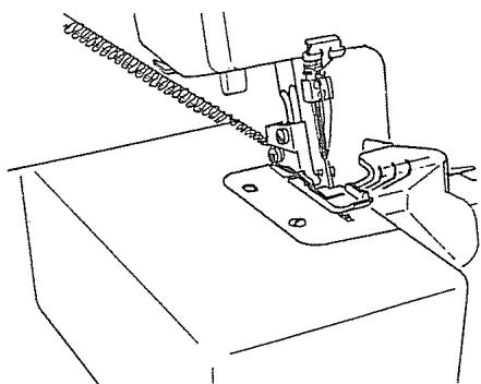 JANOME MY LOCK 204D - Enfilage de l'aiguille gauche - 3