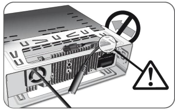 PARROT RKI 8400 - Retirer l'autoradio d'origine - 1