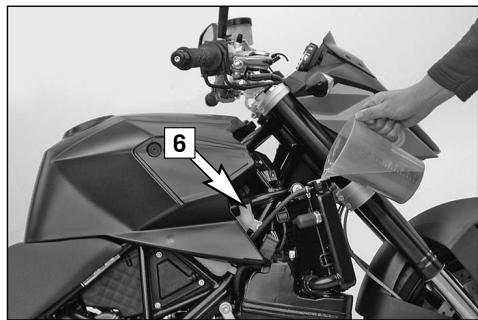 KTM 990 SUPER DUKE - Travaux d'entretien partie-cycle et moteur - 2