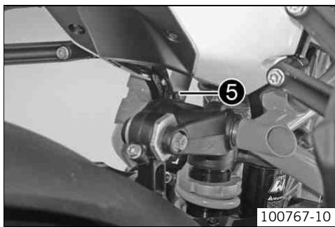 KTM 1190 RC8 R JP - Régler une position d'assise plus BASSE : - 2