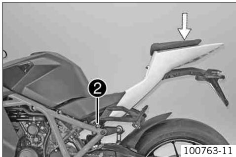 KTM 1190 RC8 R JP - Régler une position d'assise plus haute : - 4