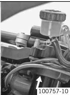 KTM 1190 RC8 R JP - Régler la hauteur du guidon - 5
