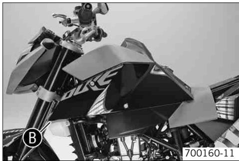 KTM 690 DUKE JP - Positionnement du réservoir de carburant - 1