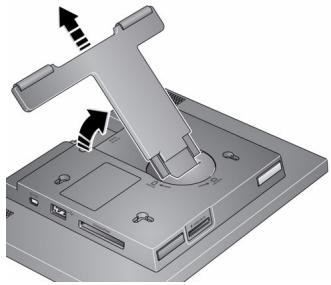 KODAK W820 - Réglage du pied ; fixation du cable d'alimentation - 1